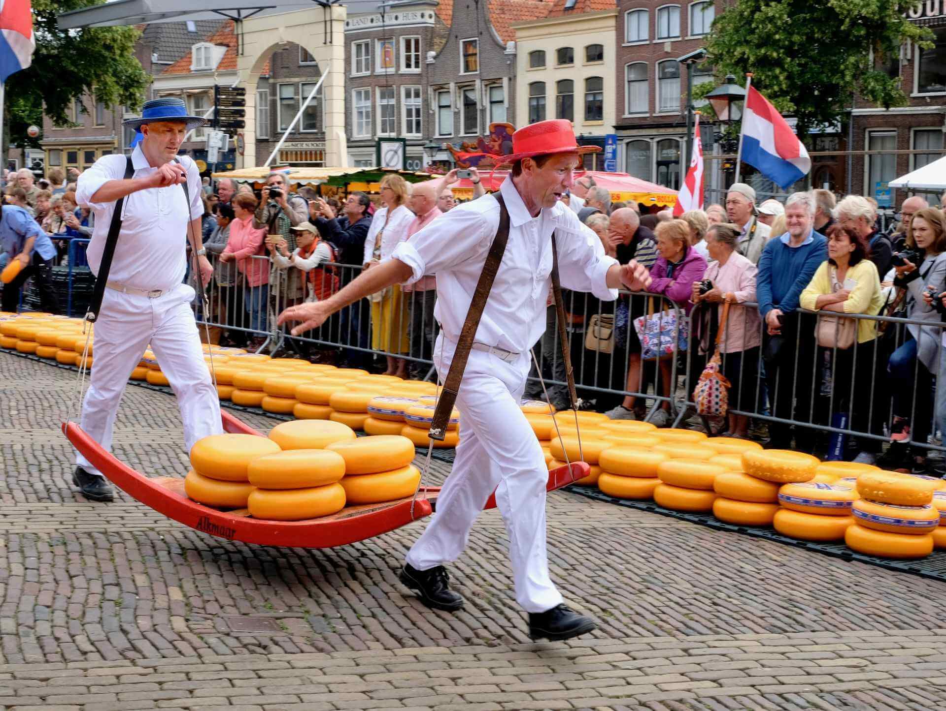 kaasdragen-kaasmarkt-alkmaar